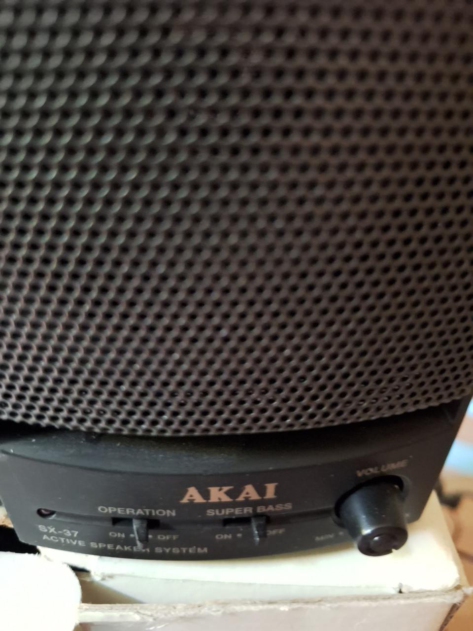 Kleine Speakers Akai