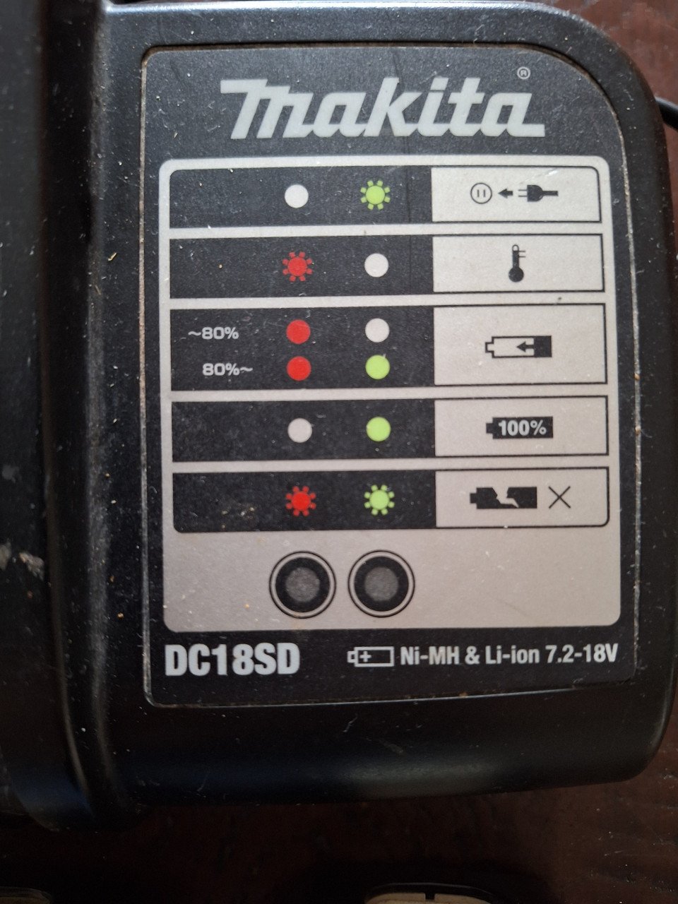 Makita lader met 2 accu's 14,4 Volt