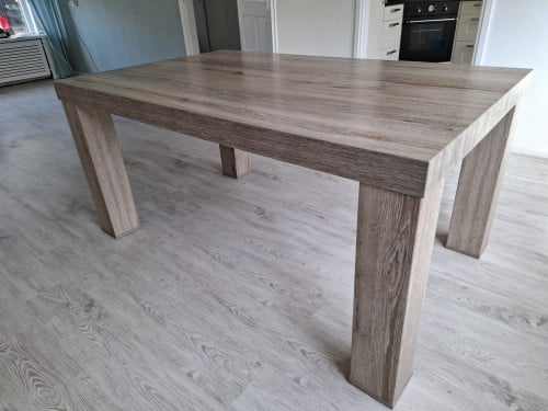 Eetkamertafel