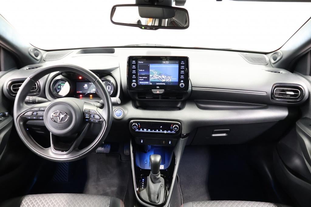 Toyota Yaris 1.5 hybrid launch edition nl auto