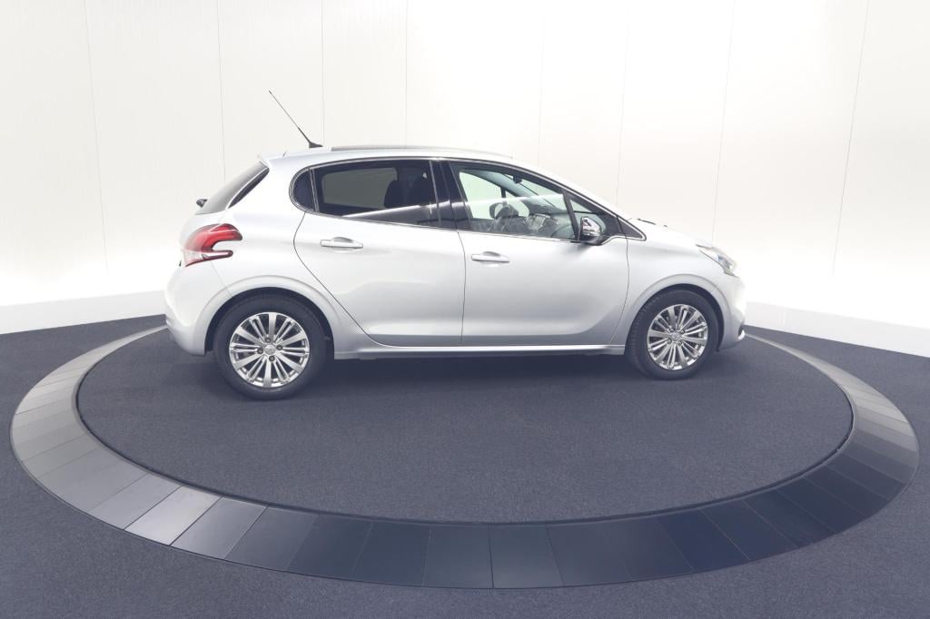 Peugeot 208 puretech 100 eat6 allure | panoramadak | camera | navigatie