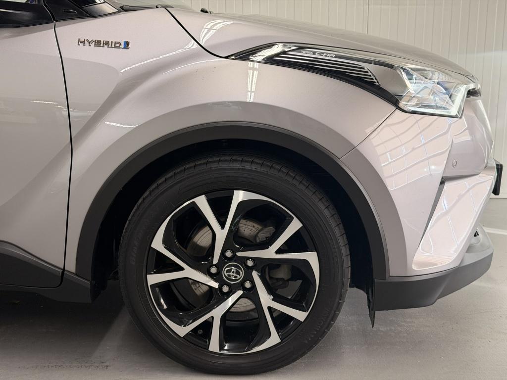 Toyota C-hr 1.8 hybrid bi-tone plus