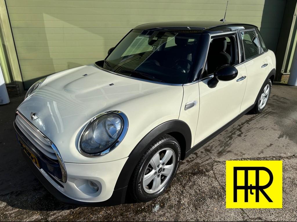 Mini 5-deurs cooper 1.5 136pk
