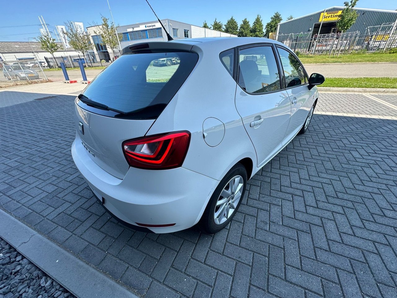Seat Ibiza 1.2 TSI Style Xenon l Stoelverwarming l Navigatie