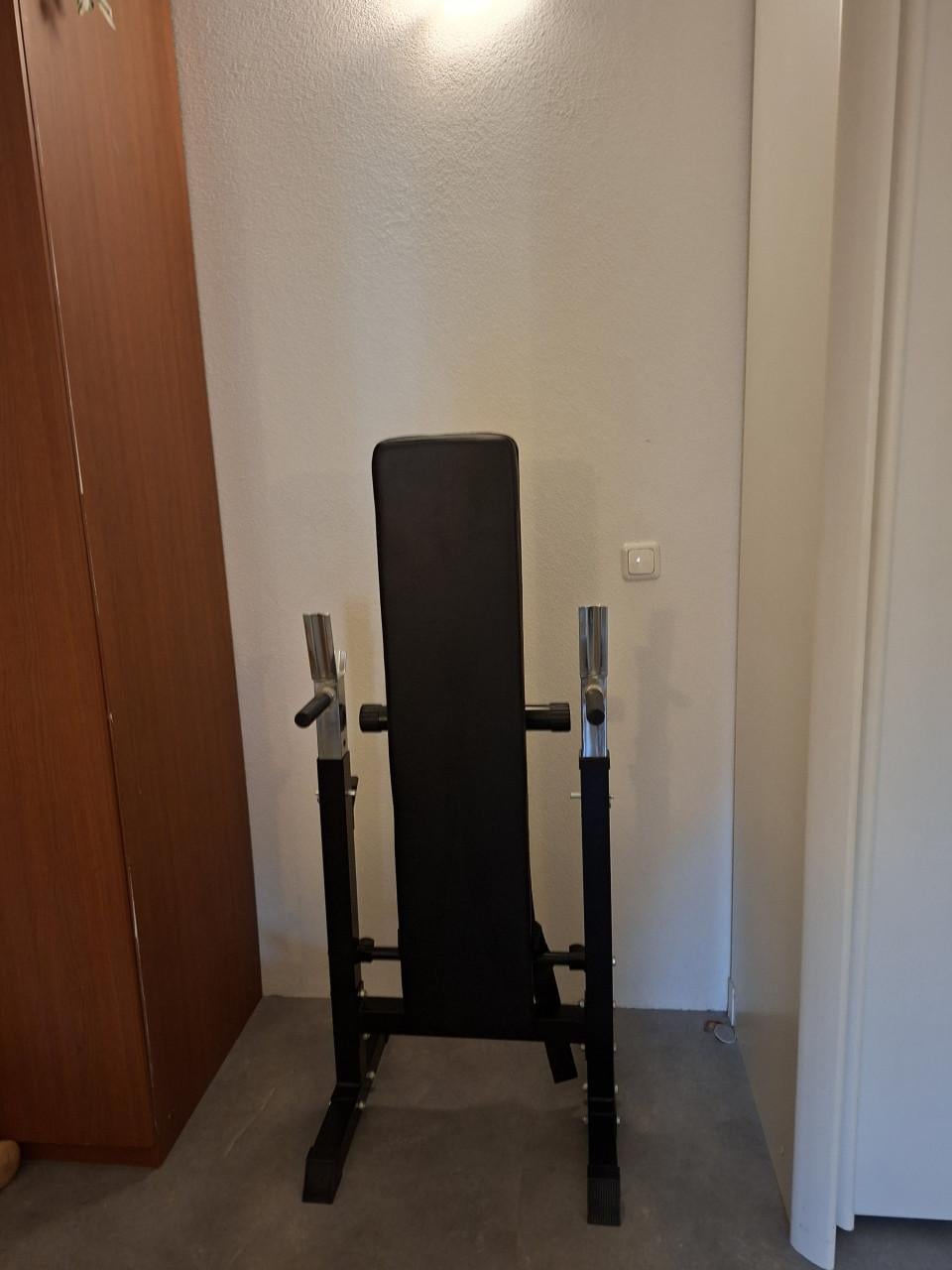 Fitnessbank met gewichtenset