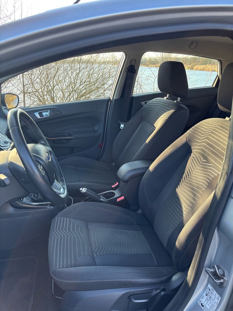 Ford Fiësta 1.0 5D 2013 Nieuwe apk!