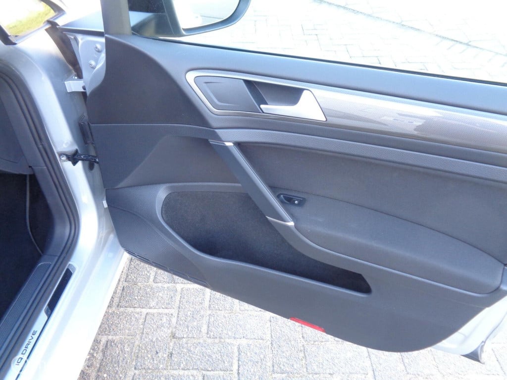 Volkswagen Golf 1.5 tsi iq-drive/airco/ecc/panorama dak/led/navi/carplay/lm