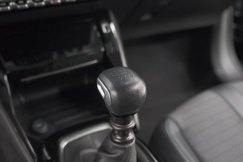 Peugeot 208 puretech 100 allure pack | camera | apple carplay | stoelverwar