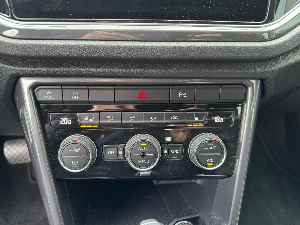 Volkswagen T-roc 1.5 tsi sport automaat ,trekhaak , apple-carplay ,