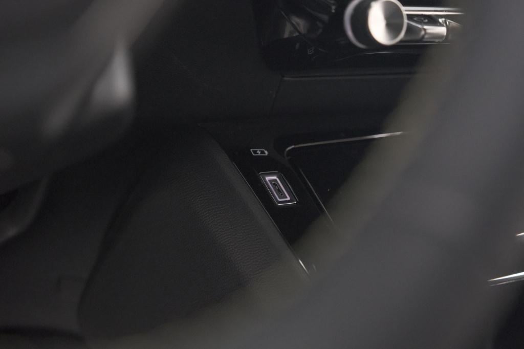 Peugeot 2008 puretech 130 eat8 gt | camera | apple carplay | parkeersensore