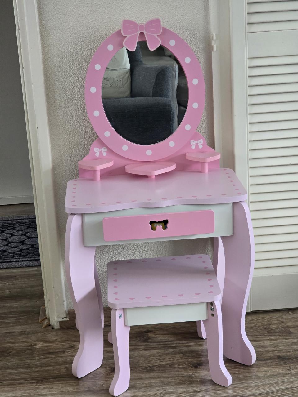 Te koop complete M-up tafel