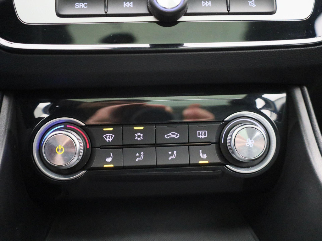 MG Zs-ev luxury 45 kwh | automaat | panoramadak | lederen bekleding | achte
