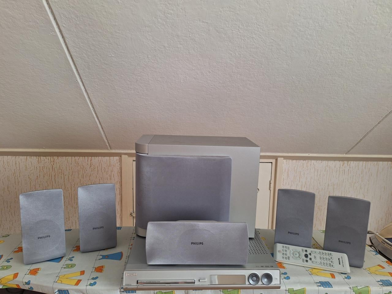 Philips surround system