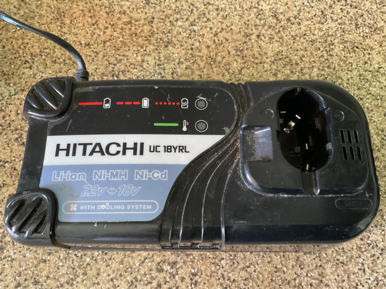 HITACHI UC 18YRL.  Acculader universeel.       GERESERVEERD