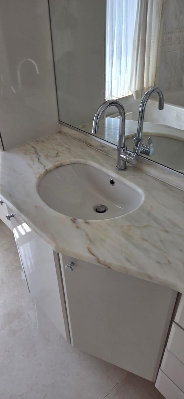 Perfect Badkamer meubel. 50 euro. Zelf demonteren.