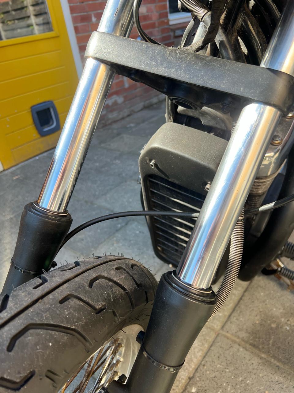 Suzuki intruder vs700
