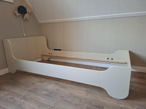 Kinderbed beige