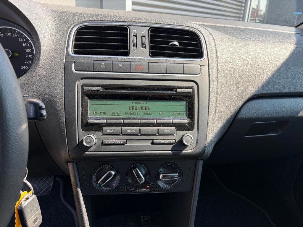 Volkswagen Polo 1.4-16v comfortline/automaat/cruise control/airconditioning
