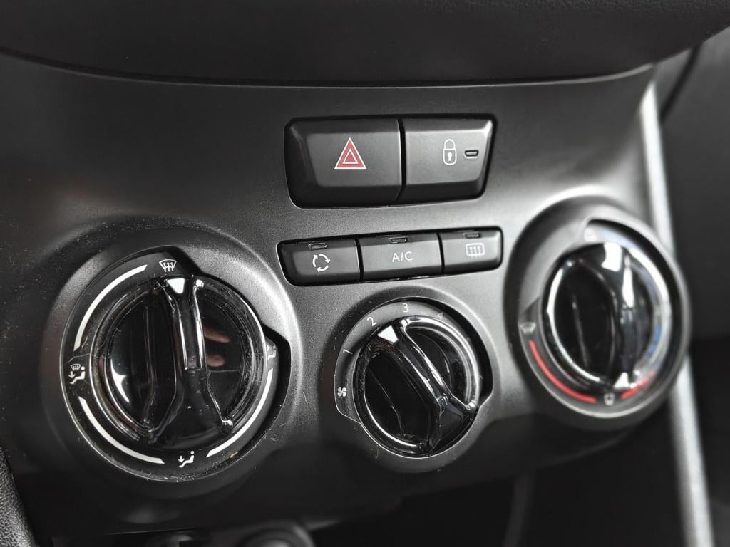 Peugeot 208 1.2 vti active top onderhoud/distributie v.v.