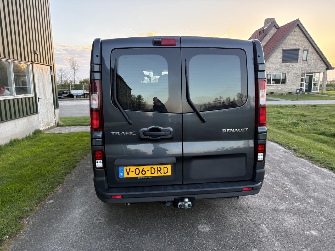 Renault Trafic Automaat BJ2024 dubbele cabine