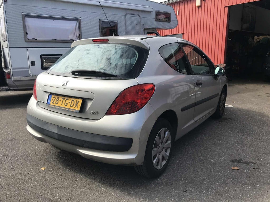 Peugeot 207 1.4-16v xr