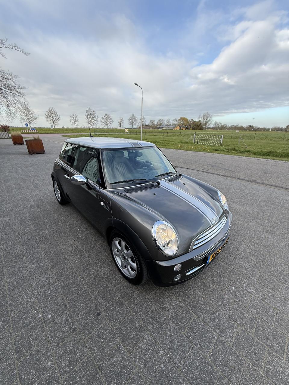 Mini Cooper 1.6 Parklane Automaat 111DKM 2006