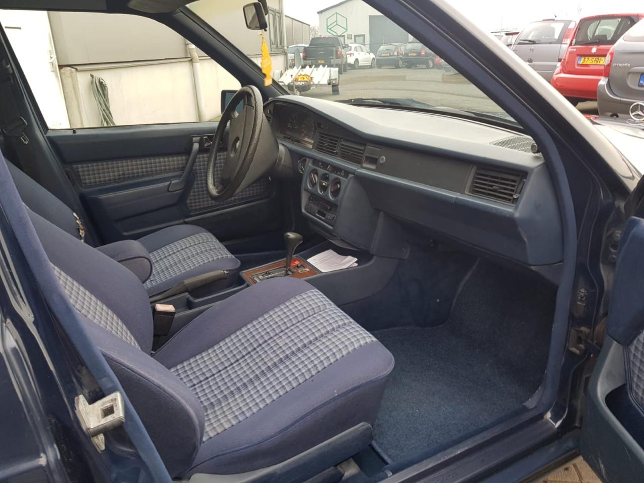 TE KOOP VOOR DE LIEFHEBBER MERCEDES BENZ 190 SERIE 1.8E ORIGINELE NL AUTO