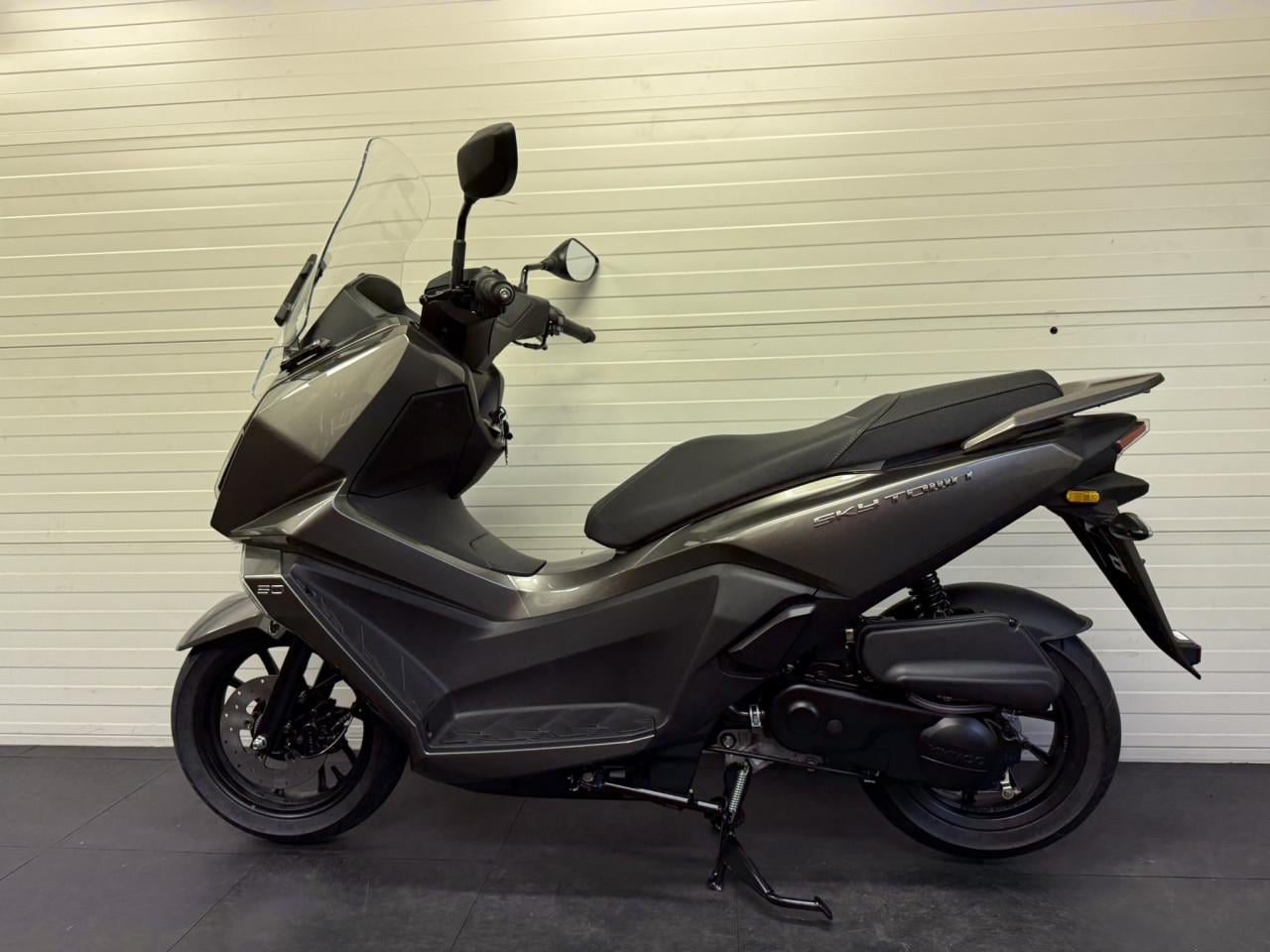Kymco Skytown de A-merk woon/werk/tour scooter!