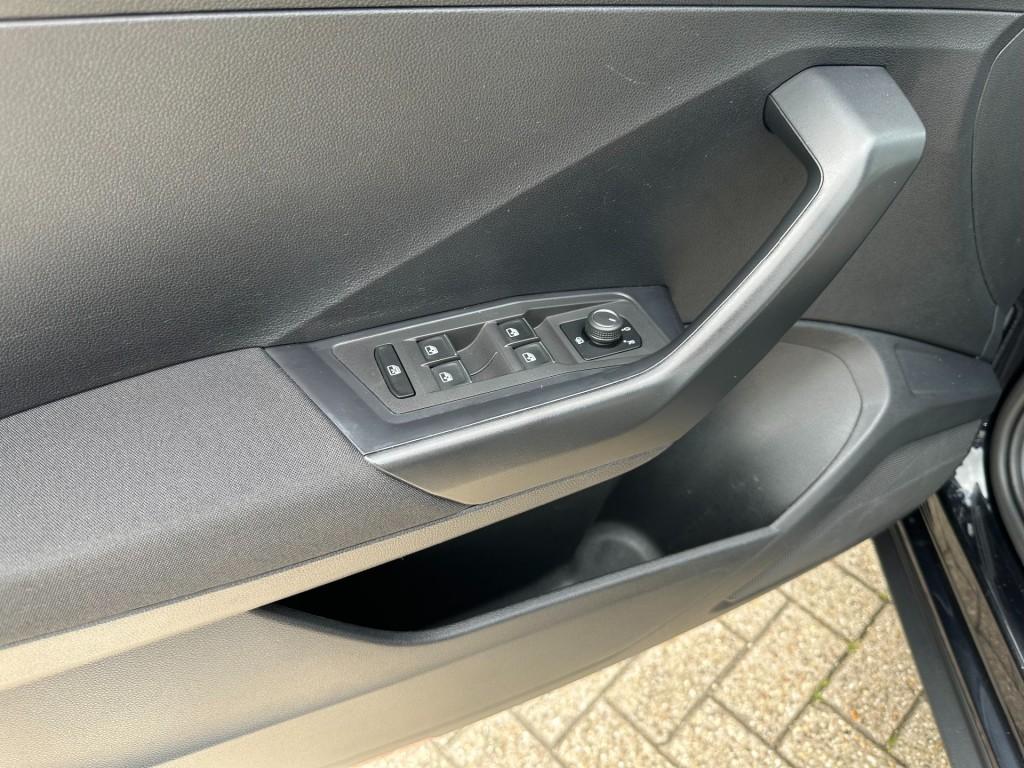 Volkswagen T-roc 1.5 tsi sport led acc dsg carplay stoelverwarming