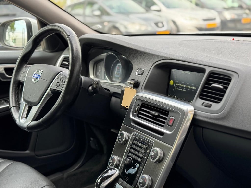 Volvo V60 2.4 d6 tw.en. r-des. automaat