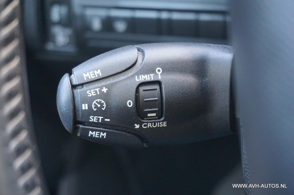 Peugeot 308 sw 1.6 bluehdi blue lease executive pack