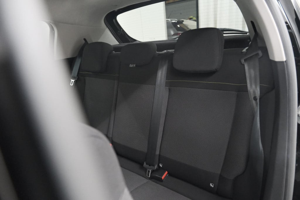 Citroen C3 puretech 110 eat6 max | apple carplay | parkeersensoren | 16 inc