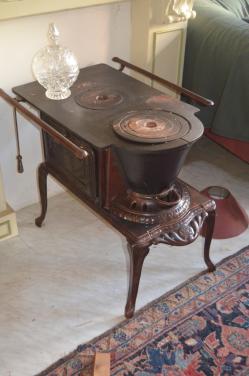 Antieke Buiskachel t.e.a.b.