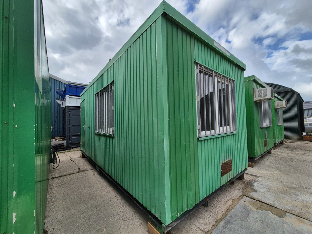Meerdere 6x3m kantoorunits / bouwketen / woon/schaftunits