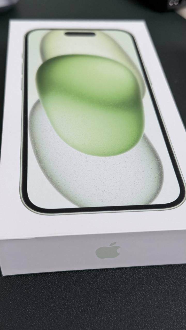 IPhone 15  green  256GB