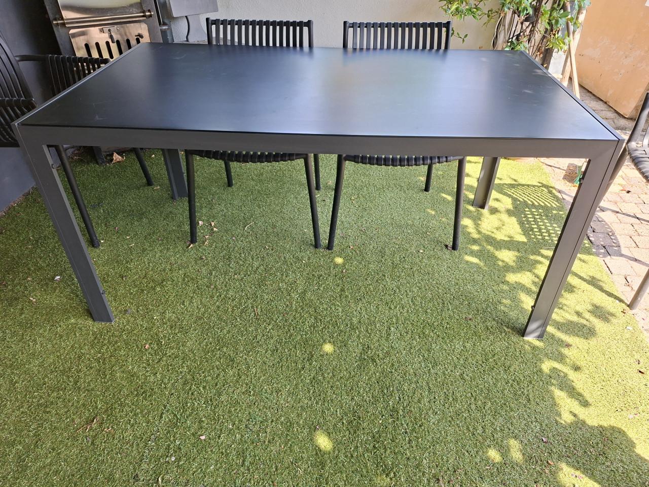 Tuintafel nieuw in verpakking (foto voorbeeld) 160x90x75cm
