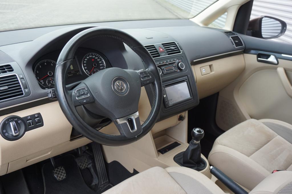 Volkswagen Touran 1.2 tsi highline bluemotion airco / navi / cruise / elekt
