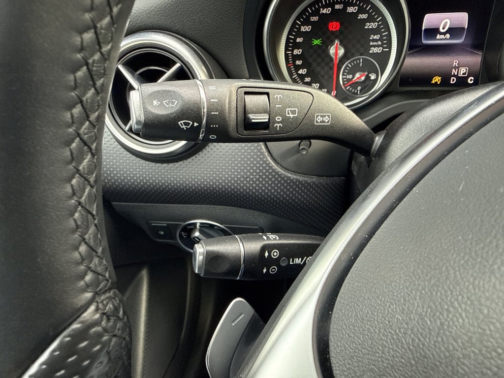 Mercedes-Benz A-Klasse 180 amg night edition plus | h&k | carplay | leder |