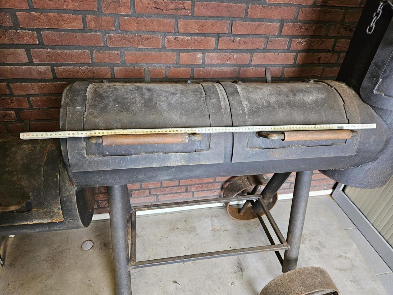 BBQ Smoker