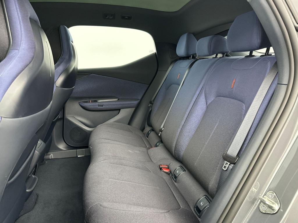 Lynk & Co 02 core 66kwh 272pk| 1600kg trekg| pano|adap.cruise| carplay | ac