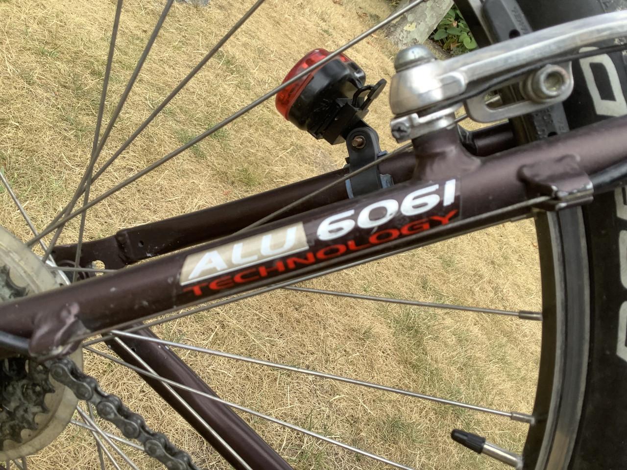 Mountainbike Kenosha Montreal framemaat 52cm. Wielmaat 26"  Met Shimano