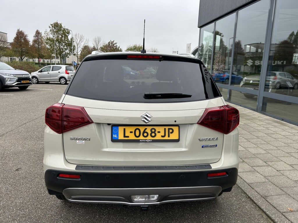 Suzuki Vitara 1.4 boosterjet style smart hybrid
