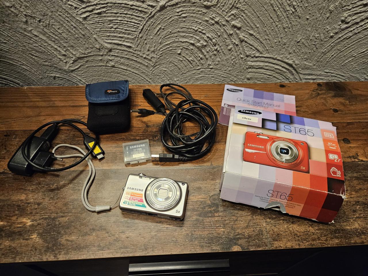 Nette werkende Samsung ST65 zoom Camera - Zilver met accessoires