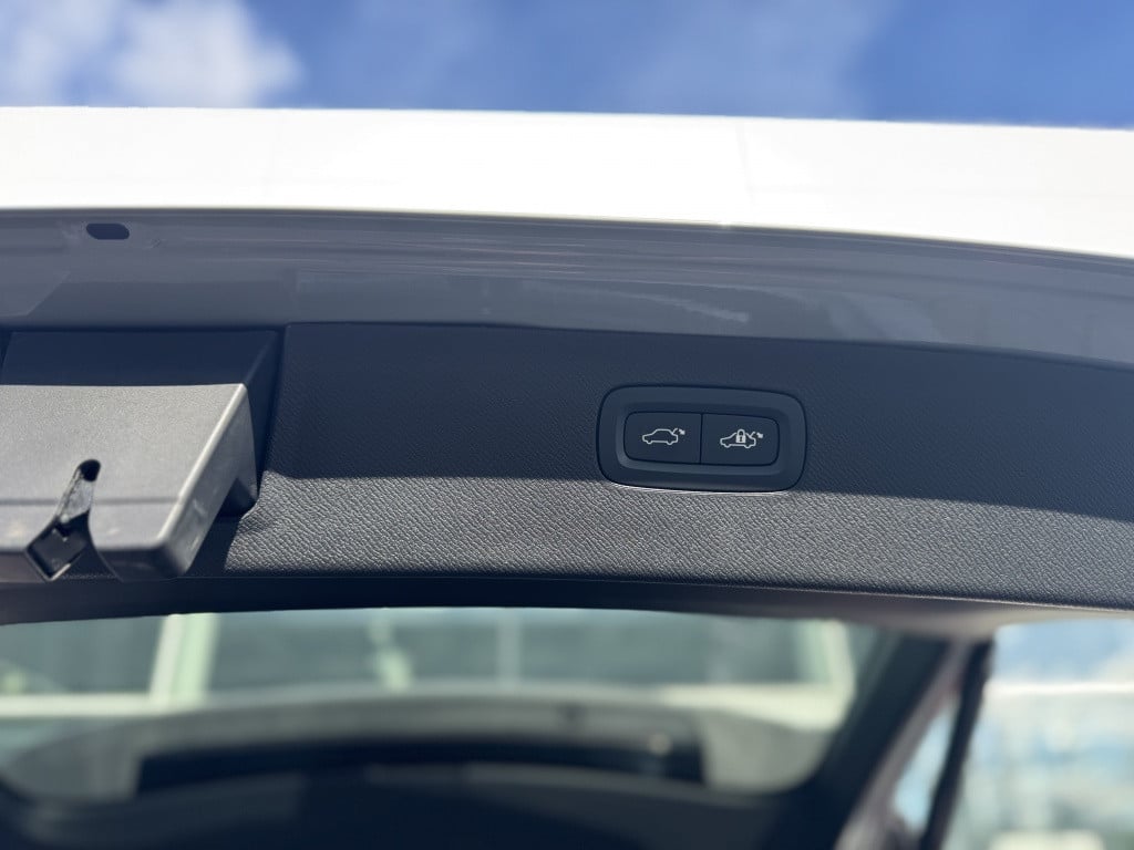 Volvo XC90 t8 455pk recharge ultra dark| full options!! b&w | luchtvering