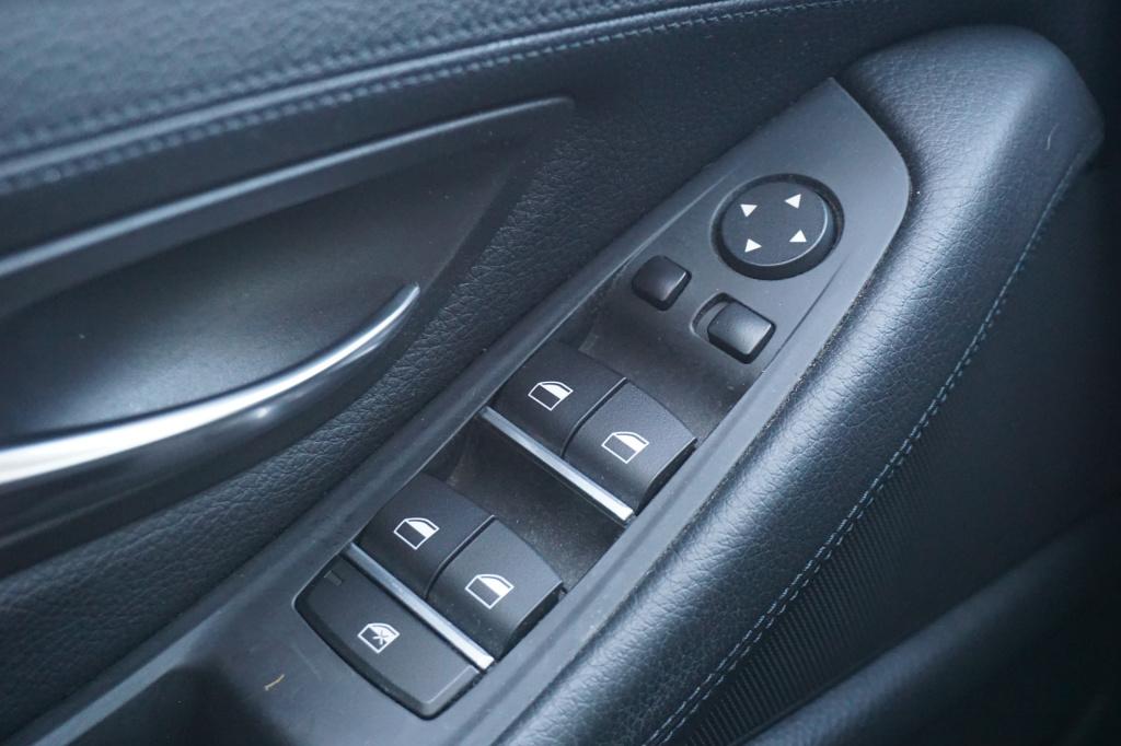 BMW 5 Serie touring 520i high executive automaat - climate / navi / cruise 