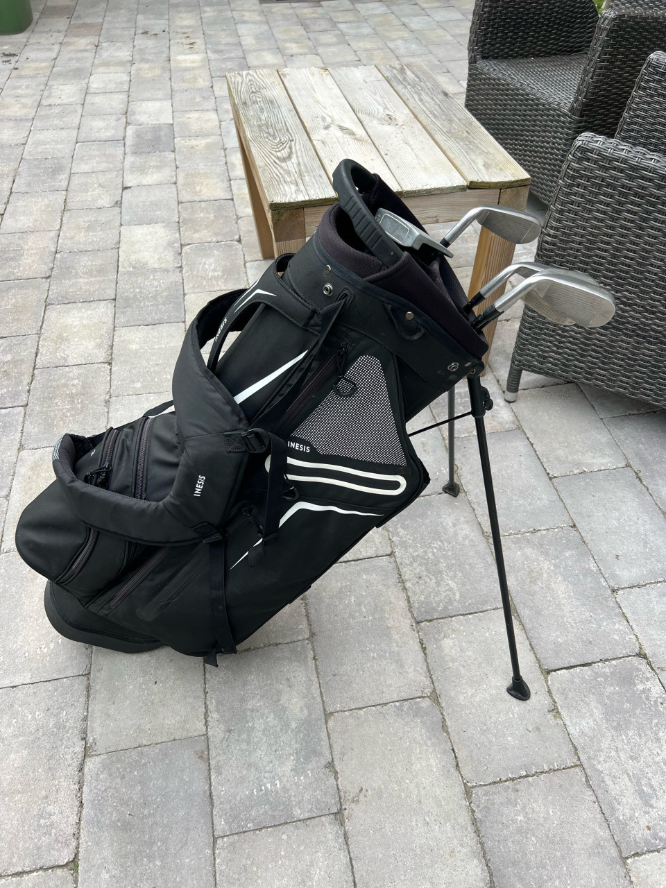 Inesis golf tas met bijbehorende clubs
