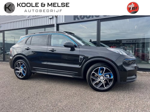 Lynk & Co 01 1.5 261pk plug in hybrid , 360 camera , pano dak , adaptive cc