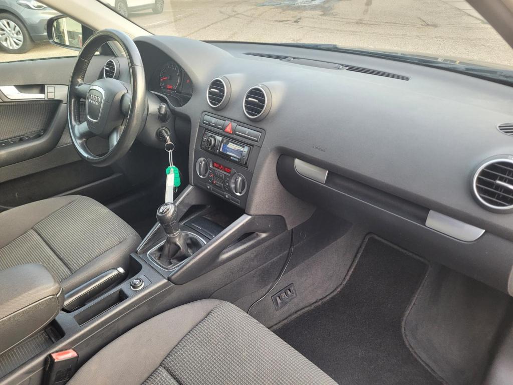 Audi A3 sportback 1.6 fsi attraction