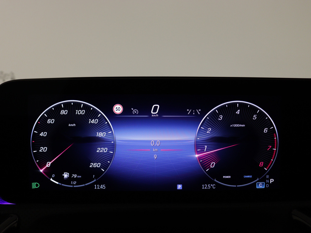 Mercedes-Benz Cla shooting brake 180 star edition luxury line | trekhaak | 