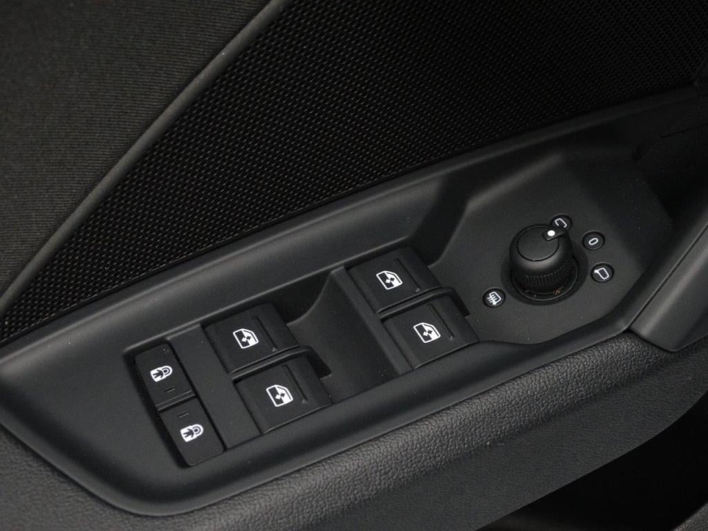 Audi A3 35 tfsi 150pk s tronic s line edition